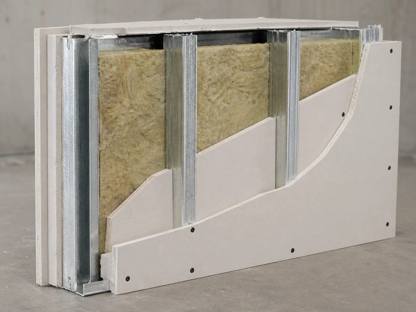 Schichtaufbau einer F90-Brandschutzwand mit Mineralwolle